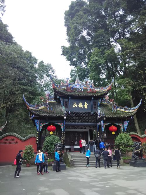 青城山停车最佳方案?青城山收费吗-图3 青城山停车最佳方案?青城山收费吗-图3