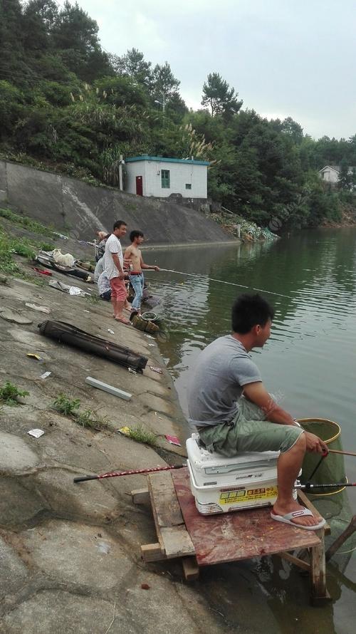 长沙钓鱼的地方？石燕湖钓鱼要收费吗