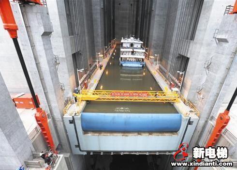 万吨轮船过提升机需要收费吗？船过三峡收费吗-图2