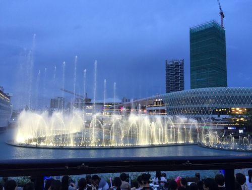 深圳欢乐海岸晚上几点有喷泉?欢乐海岸喷泉收费-图2 深圳欢乐海岸晚上几点有喷泉?欢乐海岸喷泉收费-图2