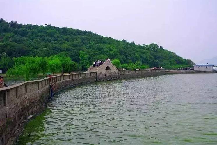 你好哇，请问无锡哪里有免费钓鱼的地？无锡垂钓中心收费