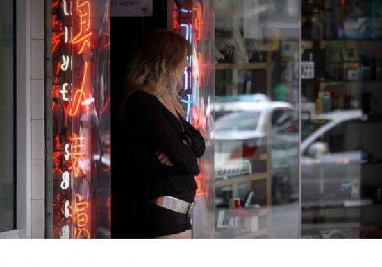 在澳大利亚红灯时是否可左转?悉尼红灯区收费标准-图3 在澳大利亚红灯时是否可左转?悉尼红灯区收费标准-图3