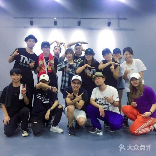 在东莞南城哪个地方可以学街舞?无锡tnt街舞工作室收费-图2 在东莞南城哪个地方可以学街舞?无锡tnt街舞工作室收费-图2