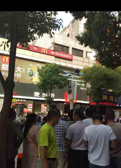吴江哪里有卖衣服的商业街?吴江万亚停车怎么收费-图3 吴江哪里有卖衣服的商业街?吴江万亚停车怎么收费-图3