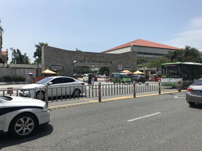 参观厦门大学走哪个门,哪些门不让进？厦门大会堂停车收费
