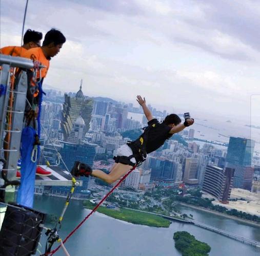 澳门蹦极有证书吗?澳门蹦极收费-图3 澳门蹦极有证书吗?澳门蹦极收费-图3
