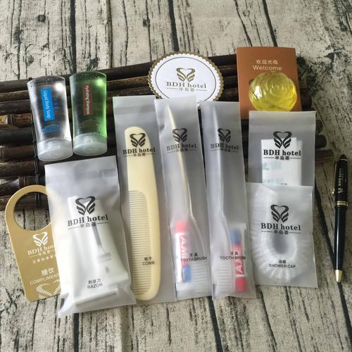 用酒店的一次性东西要钱吗，比如说牙刷，牙膏，拖鞋之类的？酒店牙刷收费吗