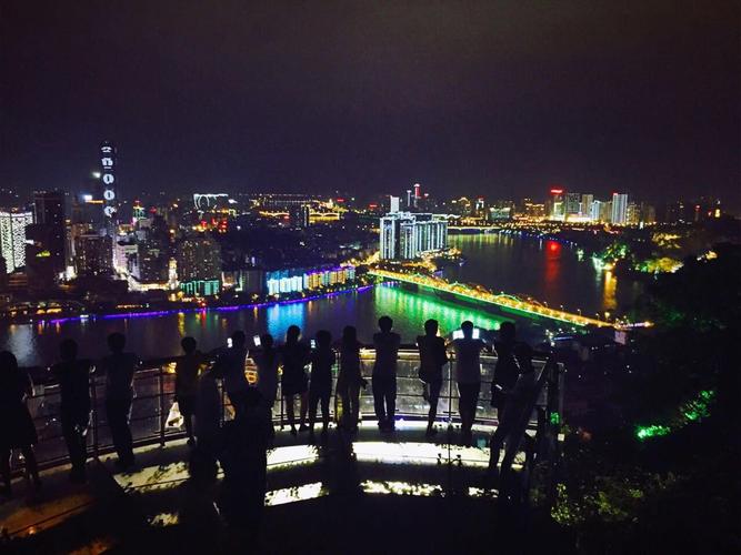 柳州马鞍山公园夜景爬上去要多久?柳州马鞍山公园收费吗-图3 柳州马鞍山公园夜景爬上去要多久?柳州马鞍山公园收费吗-图3