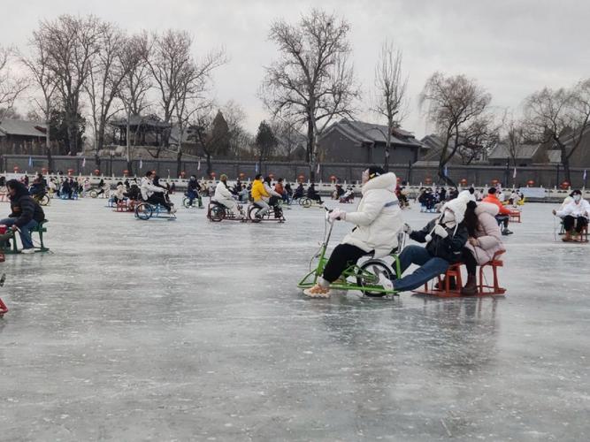 什刹海冰场怎么预约？北京冰场教练收费