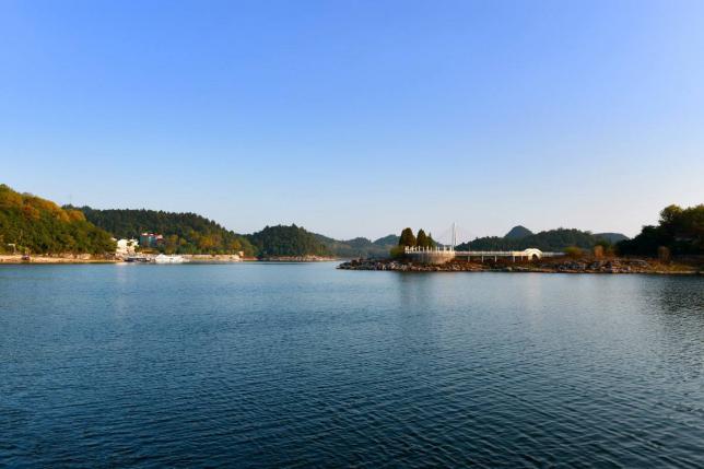 都匀市内哪里有玩水的地方？红枫湖为什么要收费
