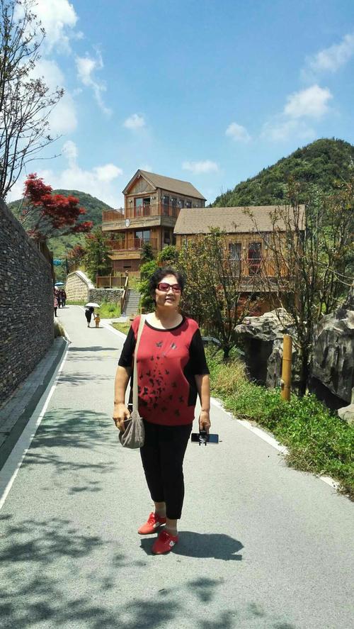 六盘水月照养生谷介绍?六盘水比女街收费标准-图3 六盘水月照养生谷介绍?六盘水比女街收费标准-图3