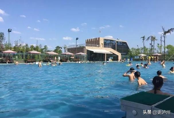 泸州哪里有室内游泳池？最好是人少点的？泸州游泳池收费