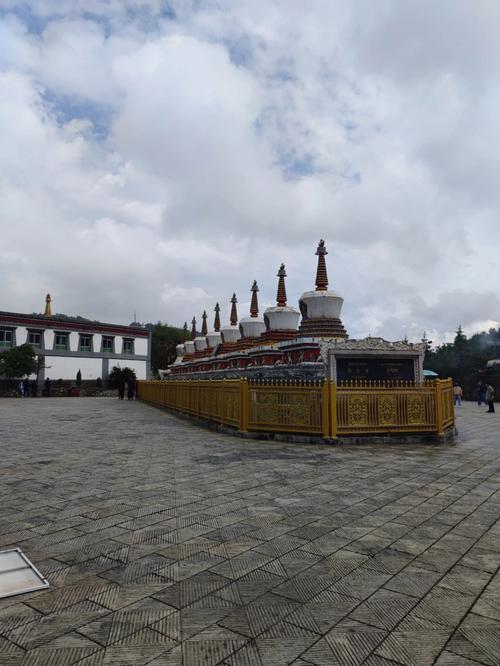 塔尔寺停车点？青海湖塔尔寺收费吗