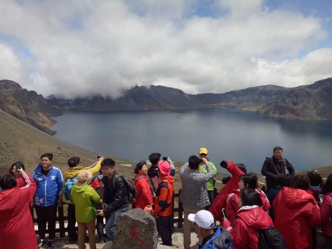 天池风景区私家车能进去吗?长白山天池收费吗-图2 天池风景区私家车能进去吗?长白山天池收费吗-图2