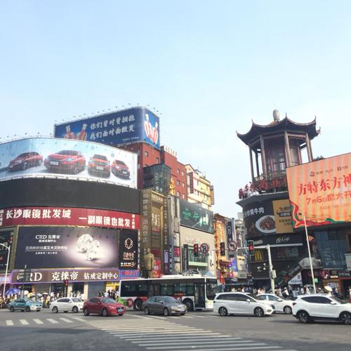 长沙步行街排名？长沙新天地停车场收费