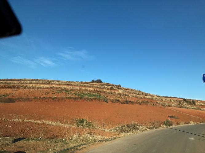昆明到东川红土地自驾车如何走?昆明北收费站图片实拍-图3 昆明到东川红土地自驾车如何走?昆明北收费站图片实拍-图3