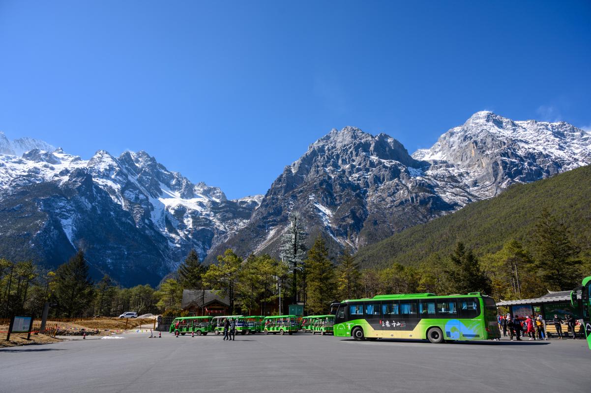 玉龙雪山自驾停哪个停车场？丽江古城内停车场收费