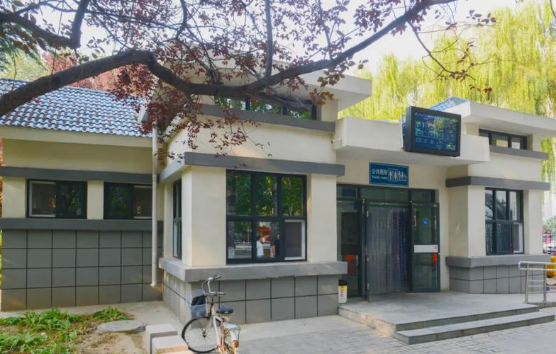 郑州金杯路宏达路交叉口有没有公厕？商场公厕收费