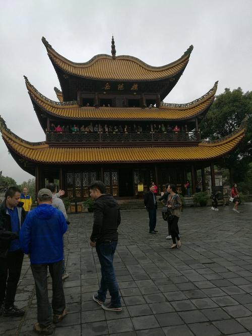 长沙到贵州自驾游怎么走?岳阳楼收费站景观-图2 长沙到贵州自驾游怎么走?岳阳楼收费站景观-图2