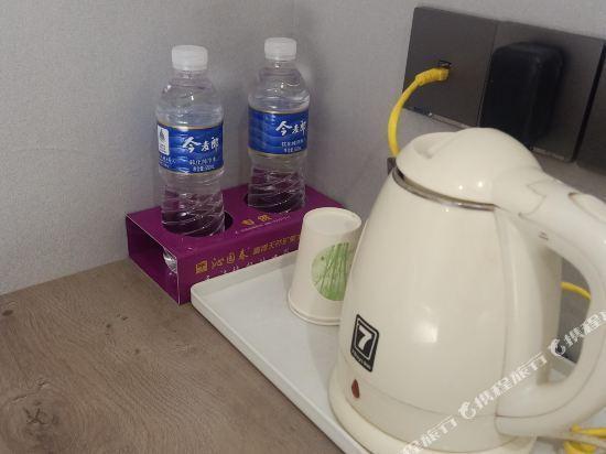 请问在宾馆打电话收费吗?吃冰箱里的东西呢?7天酒店里的物品收费吗-图2 请问在宾馆打电话收费吗?吃冰箱里的东西呢?7天酒店里的物品收费吗-图2