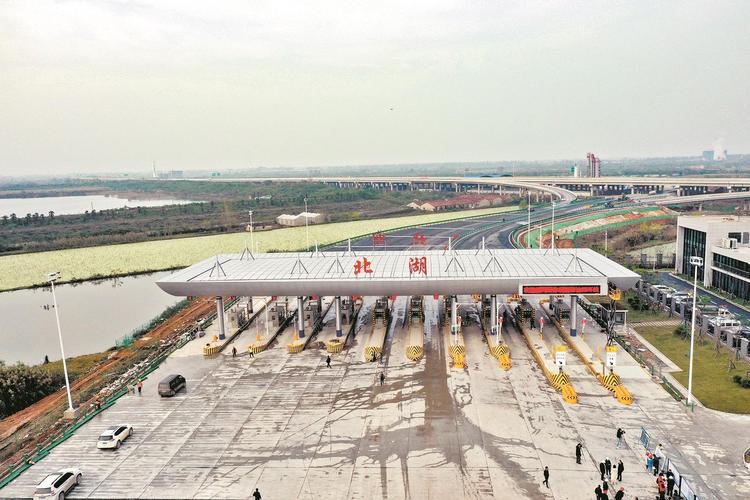 双向八车道的城市?黄冈北收费站照片-图3 双向八车道的城市?黄冈北收费站照片-图3