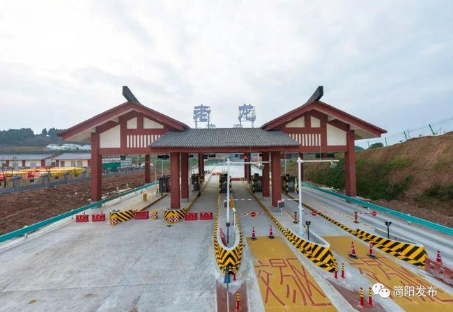成宜昭高速宜宾至成都有多少个收费站?小河收费站照片-图2 成宜昭高速宜宾至成都有多少个收费站?小河收费站照片-图2