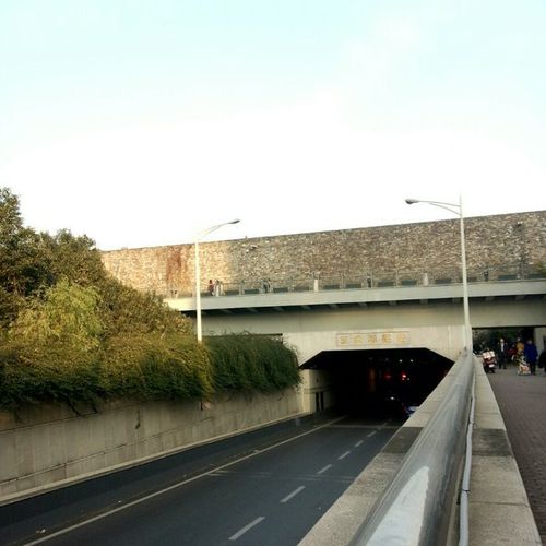 南京玄武湖隧道外地车辆国庆期间能通过吗？玄武湖隧道收费吗