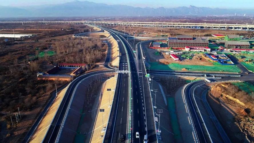 为保障2022年冬奥会交通的兴延高速公路预计何时通车?北立交收费站领导-图3 为保障2022年冬奥会交通的兴延高速公路预计何时通车?北立交收费站领导-图3