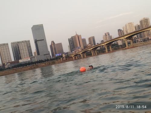 湘江长沙段有适合游泳的地方吗?长沙河西哪有游泳 收费-图2 湘江长沙段有适合游泳的地方吗?长沙河西哪有游泳 收费-图2