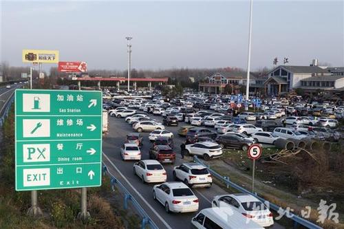 2021在高速服务区可以过夜吗？高速休息区收费吗-图2