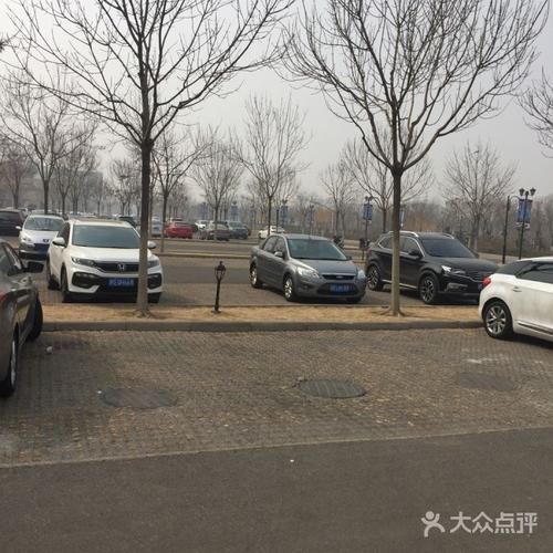 燕莎奥特莱斯停车场几点可以停车?金源燕莎购物中心停车收费-图2 燕莎奥特莱斯停车场几点可以停车?金源燕莎购物中心停车收费-图2