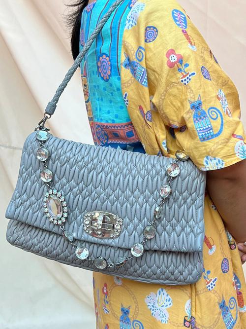 老佛爷百货miumiu包多少?老佛爷百货停车收费-图1 老佛爷百货miumiu包多少?老佛爷百货停车收费-图1