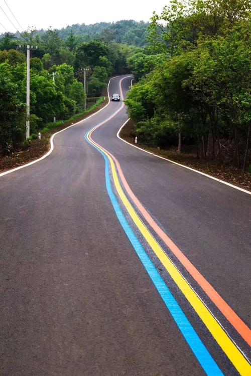 公路上的三色实线是什么意思?溧阳早教红黄蓝收费-图3 公路上的三色实线是什么意思?溧阳早教红黄蓝收费-图3