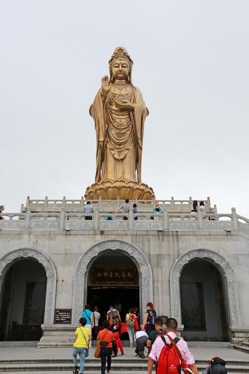 普陀山南海观音大佛像的结构和造价以及周边景况怎么样？普陀山开光怎么收费