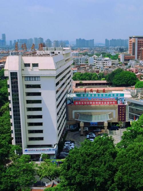 福建医大附属第一医院周边有停车场的酒店?上海华侨大厦停车收费-图2 福建医大附属第一医院周边有停车场的酒店?上海华侨大厦停车收费-图2