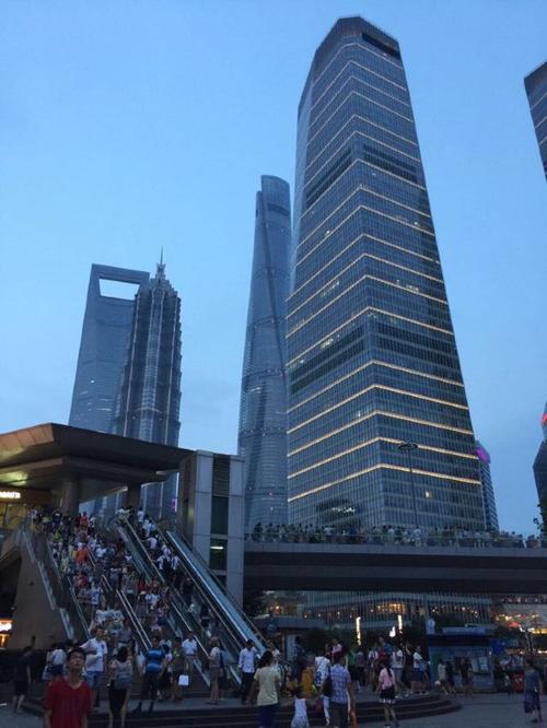 上海世贸大厦几点开灯光?上海世贸大厦停车收费-图3 上海世贸大厦几点开灯光?上海世贸大厦停车收费-图3