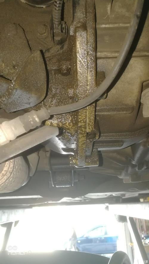 我在神州租车，车子刮到底盘变速箱，导致漏油无法行驶，神州公司叫救援车来拖走，下订单的时候我只买了基？神州租车救援收费标准