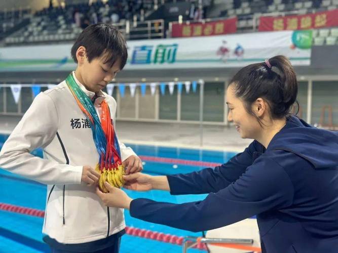 乌镇景区内部有卖泳衣的吗?桐乡少体校学游泳收费-图2 乌镇景区内部有卖泳衣的吗?桐乡少体校学游泳收费-图2