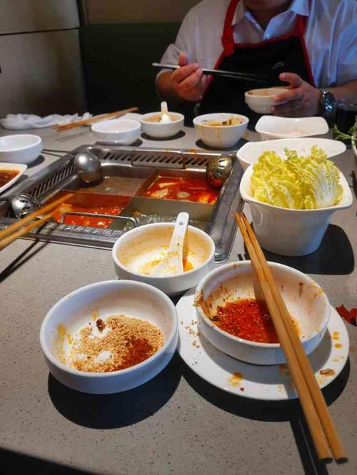 昆明恒隆广场有海底捞吗？欣都龙城停车场收费
