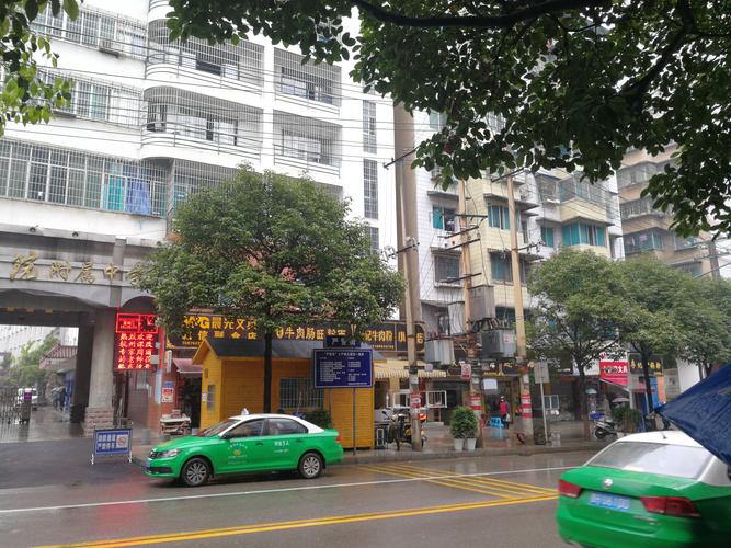 凯里最繁华的地方?凯里大十字停车场收费-图3 凯里最繁华的地方?凯里大十字停车场收费-图3
