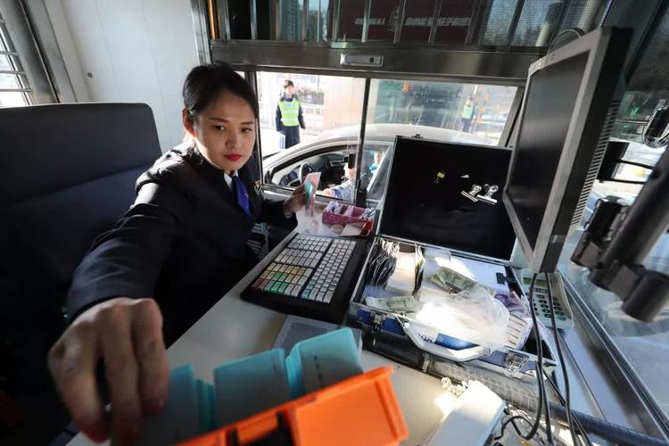 收费站最怕什么投诉?高速收费站的电话是多少钱-图2 收费站最怕什么投诉?高速收费站的电话是多少钱-图2
