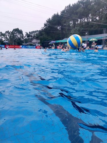 夏天要持续多久?语鸣度假村游泳池收费-图2 夏天要持续多久?语鸣度假村游泳池收费-图2