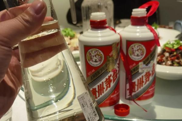 茅台酒打开后,是不是得一次喝完啊。如果不喝完下次喝,原味道是不是就变了?因为打开后,不可能再做到密?原味道收费-图2 茅台酒打开后,是不是得一次喝完啊。如果不喝完下次喝,原味道是不是就变了?因为打开后,不可能再做到密?原味道收费-图2
