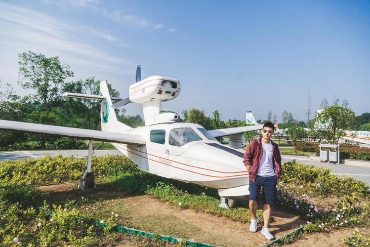 贺翔航空旅游小镇能坐飞机吗?航空旅游小镇收费-图3 贺翔航空旅游小镇能坐飞机吗?航空旅游小镇收费-图3