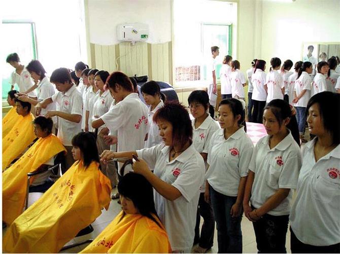 惠州理发学校哪家最好?惠州村的理发收费-图3 惠州理发学校哪家最好?惠州村的理发收费-图3