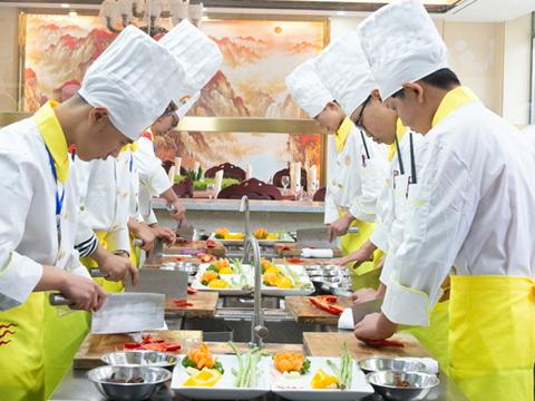 烹饪学校学费要多少？酒店厨艺课收费