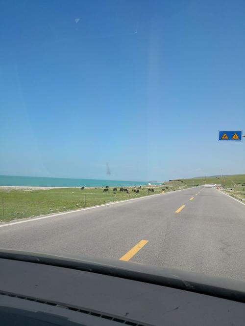 开车绕青海湖一圈多少公里？开车绕青海湖收费吗