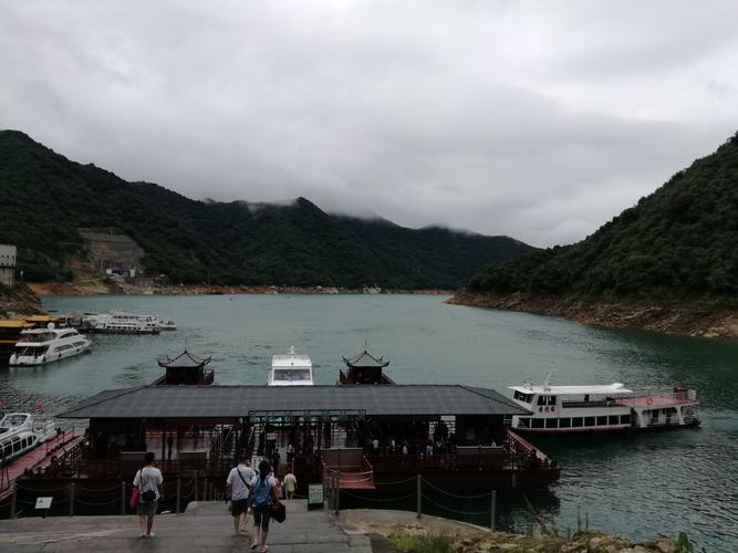 东江湖停车停哪里？开车上东江湖怎么收费