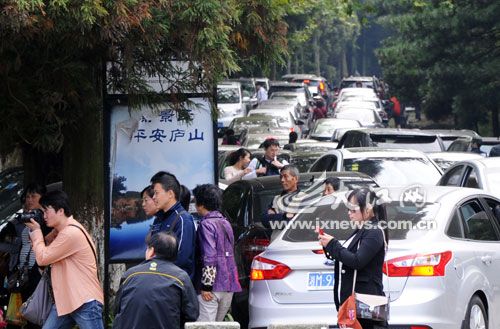 庐山南门和东门哪个好？庐山南门停车收费
