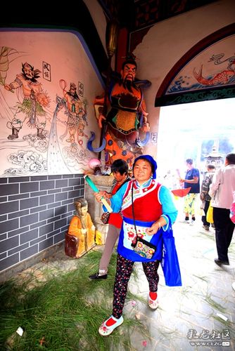 杨家埠西游记夜游孩子收门票吗?人山人海小孩收费-图3 杨家埠西游记夜游孩子收门票吗?人山人海小孩收费-图3